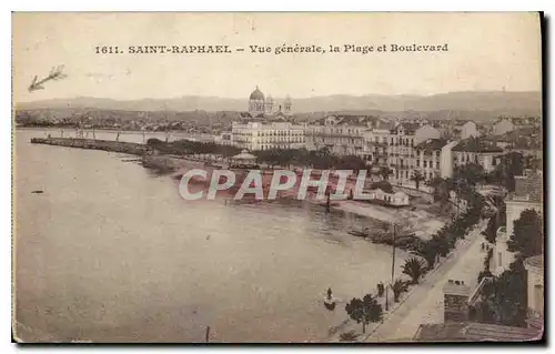 Cartes postales Saint Raphael Vue generale la Plage et Boulevard