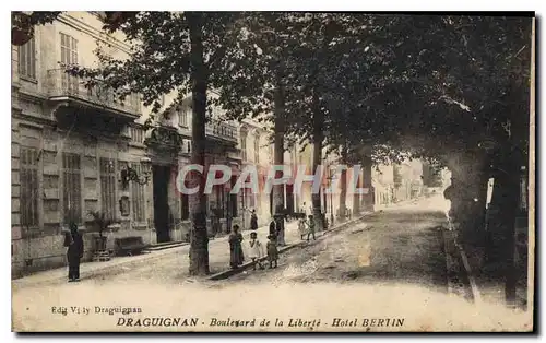 Cartes postales Draguignan Boulevard de la Liberte Hotel Bertin