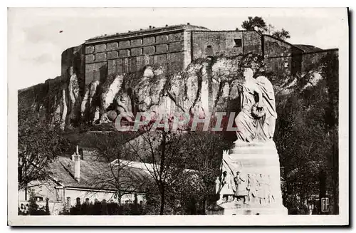 Ansichtskarte AK Belfort Le Chateau et le Square du Souvenir