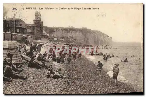 Cartes postales Dieppe Les Falaises le Casino et la Plage a maree haute