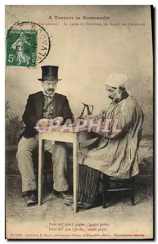 Cartes postales A Travers la Normandie La partie de Dominos jeu favori des Normands
