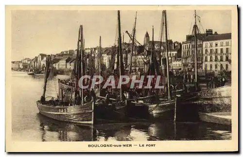 Ansichtskarte AK Boulogne sur Mer Le Port Bateaux