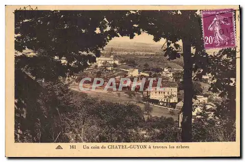 Cartes postales Un coin de Chatel Guyon a travers les abres
