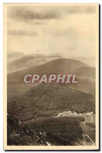 Cartes postales Auvergne Clermont Ferrand P de D Au Sommet du Puy de Dome Les Monts Domes on Chaine des Puys