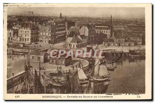 Cartes postales Dunkerque Entree du Bassin du Commerce Bateaux