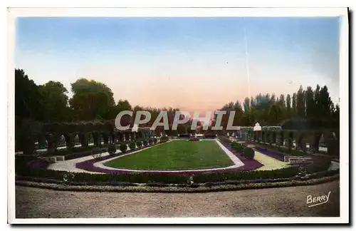 Ansichtskarte AK Bourges Cher Jardins des Pres Ficheoux Le Tapis Vert