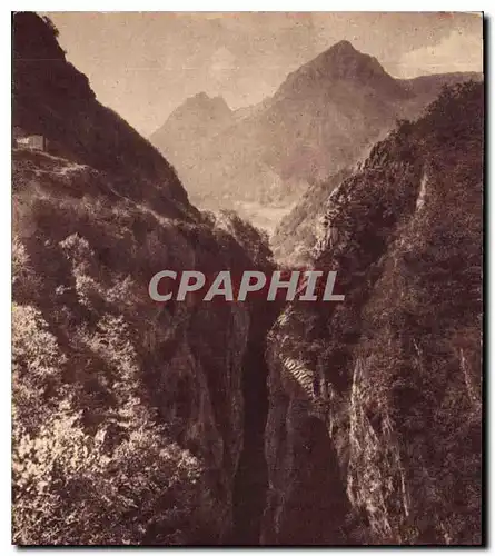 Ansichtskarte AK Les Pyrenees H P Route de Gavarnie pres du Pont Napoleon la Gorge Tragique