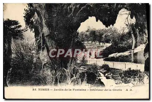 Cartes postales Nimes Jardin de la Fontaine interieur de la Grotte