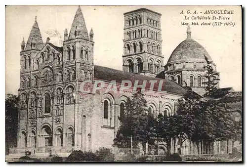 Ansichtskarte AK Angouleme la Cathedrale St Pierre Mon hist classe XII siecle