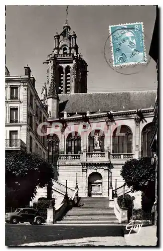 Ansichtskarte AK Pontoise Seine et oise Cote droit de l'Eglise St Maclou au centre la statue du General Leclerc