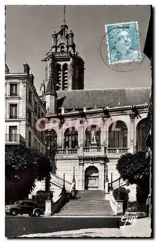 Cartes postales Pontoise Seine et oise Cote droit de l'Eglise St Maclou au centre la statue du General Leclerc