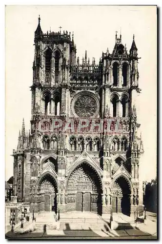 Cartes postales Amiens Place Notre Dame