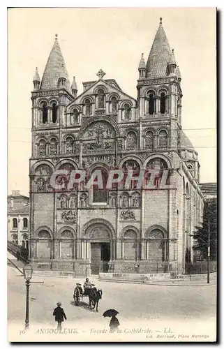 Ansichtskarte AK Angouleme Facade de la Cathedrale