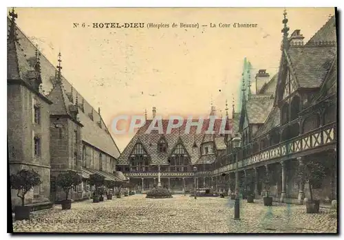 Cartes postales Hotel Dieu Hospices de Beaune La Cour d'honneur