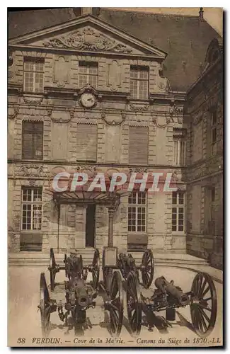 Ansichtskarte AK Verdun Cour de la Mairie Canons du Siege de 1870