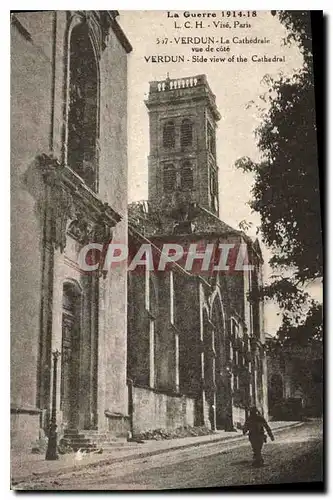 Ansichtskarte AK La Guerre 1914 18 Verdun la Cathedrale vue de Cote