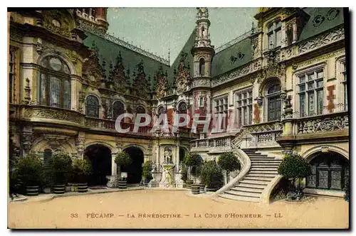 Cartes postales Fecamp La Benedictine la cour d'Honneur