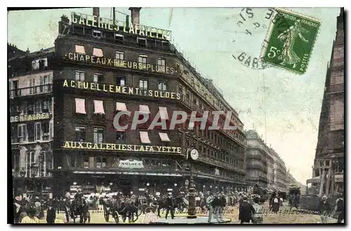 Cartes postales Paris Galeries Lafayette Chapeaux Fleurs Plumes