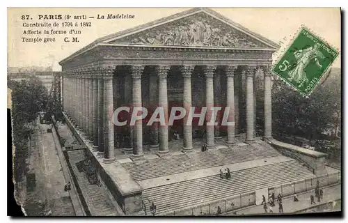 Ansichtskarte AK Paris 8e arrt la Madeleine construite de 1794 a 1842 Affecte la forme d'un temple Grec