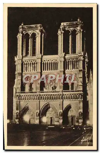 Cartes postales Paris en flanant Notre Dame Illuminee