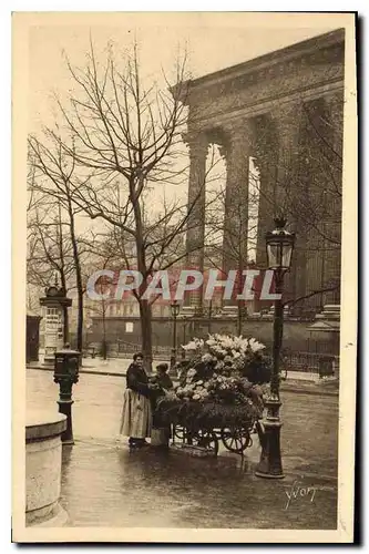 Ansichtskarte AK Paris en Flanant Marchande de Fleurs Place de la Madeleine