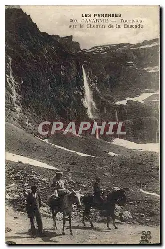 Cartes postales Les Pyrenees Gavarnie Touristes sur le Chemin de la Cascade