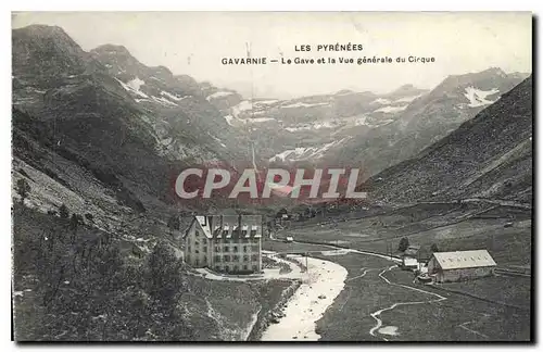 Ansichtskarte AK Les Pyrenees Gavarnie Le Gave et la Vue generale du Cirque