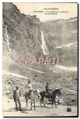 Ansichtskarte AK Les Pyrenees Gavarnie Touristes sur le Chemin de la Cascade