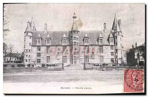 Cartes postales Nevers Palais Ducal