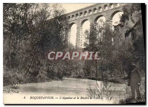 Ansichtskarte AK Roquefavour L'Aqueduc et la Riviere de l'Arc Peche Pecheur