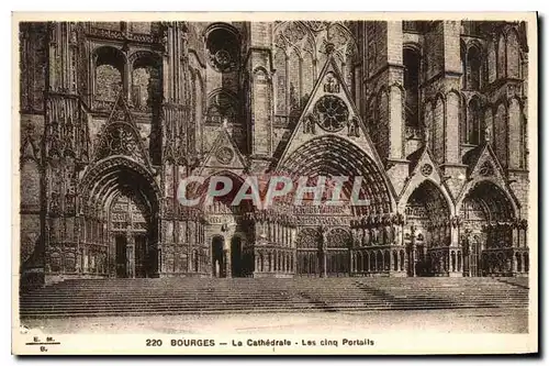 Cartes postales Bourges La Cathedrale Les Cinq Portails