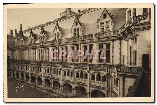 Cartes postales Chateau de Pierrefonds Oise Colonnade de la Cour d'Honneur