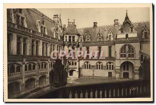 Ansichtskarte AK Chateau de Pierrefonds Oise La Cour d'Honneur