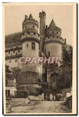 Ansichtskarte AK Chateau de Pierrefonds Oise L'Arrivee au Chateau