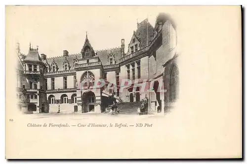 Cartes postales Chateau de Pierrefonds Cour d'Honneur le Beffroi