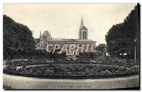 Cartes postales Lisieux Le Musee et l'Eglise Saint Pierre