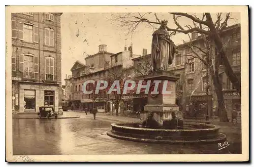 Cartes postales Aix en Provence Fontaine et statue du Roi Rene