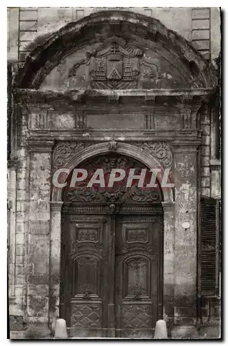 Cartes postales La Cite du Roy Rene Aix en Provence Archeveche Porte en bois sculpte