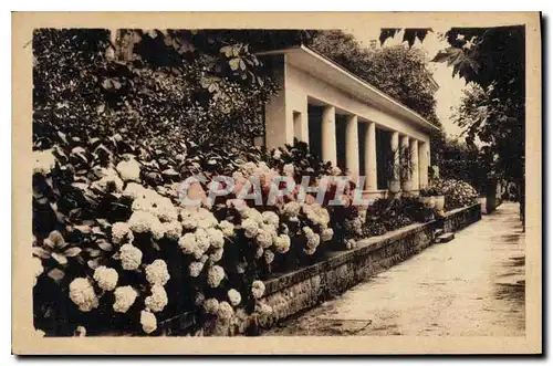 Ansichtskarte AK Vals les Bains Coin de Jardin et l'Abri de la Source Saint Jean