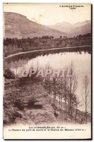 Ansichtskarte AK l'Ardeche Iluustree Lac d'Issarles Le Rocher en pain de sucre et la Chaine du Mezeno