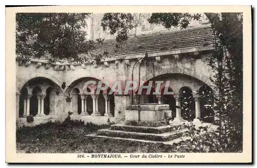 Cartes postales Montmajour Cour du Cloitre le Puits