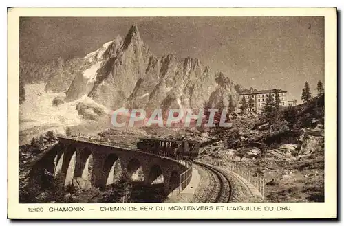 Cartes postales Chamonix Chemin de Fer du Montenvers et l'Aiguille du Dru Train