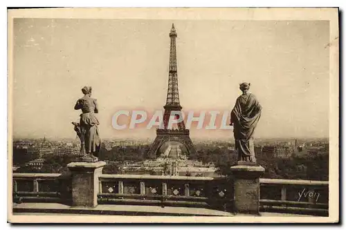 Ansichtskarte AK Paris en Flanant La Tour Eiffel vue des Terrasses du Trocadero