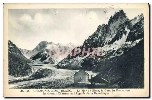 Cartes postales Chamonix Mont Blanc La Mer de Glace la Gare du Montenvers les Grands Charmoz et l'Aiguille de la