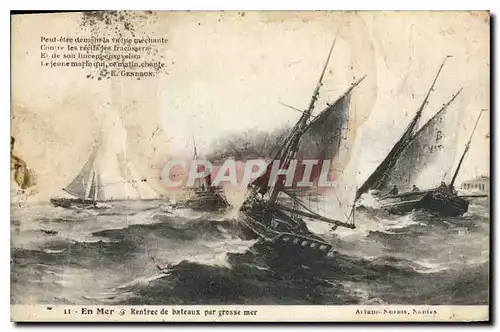 Cartes postales En Mer Rentree de bateaux par grosse mer Bateaux