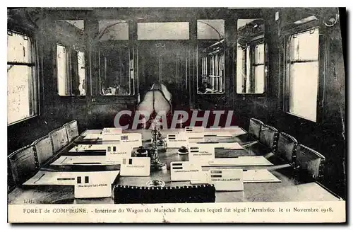 Cartes postales Foret de Compiegne interieur du Wagon du Marechal Foch dans lequel fut signe l'Armistice le 11 N