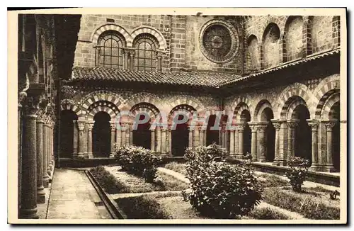 Cartes postales Auvergne le Puy Haute Loire Cour et Galeries du Cloitre