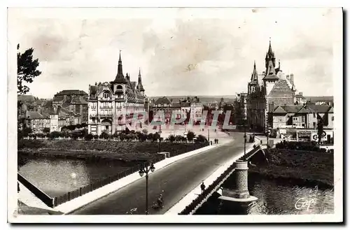 Ansichtskarte AK Mezieres Pont de la Victoire et place de l'hotel de Ville