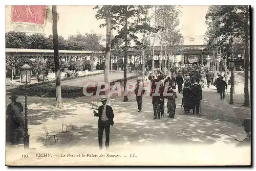 Cartes postales Vichy Le Parc et le Palais des Sources