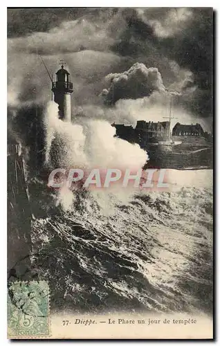 Cartes postales Dieppe le Phare un jour de Tempete